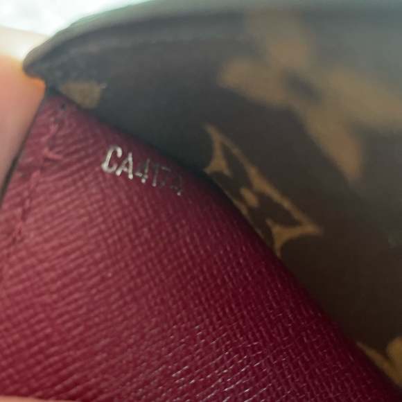 Louis Vuitton Epi Monogram Marie-Lou Compact Wallet ‘Fuchsia’ - Picture 9 of 12